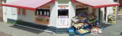 Supermarkt en kababzaak in een